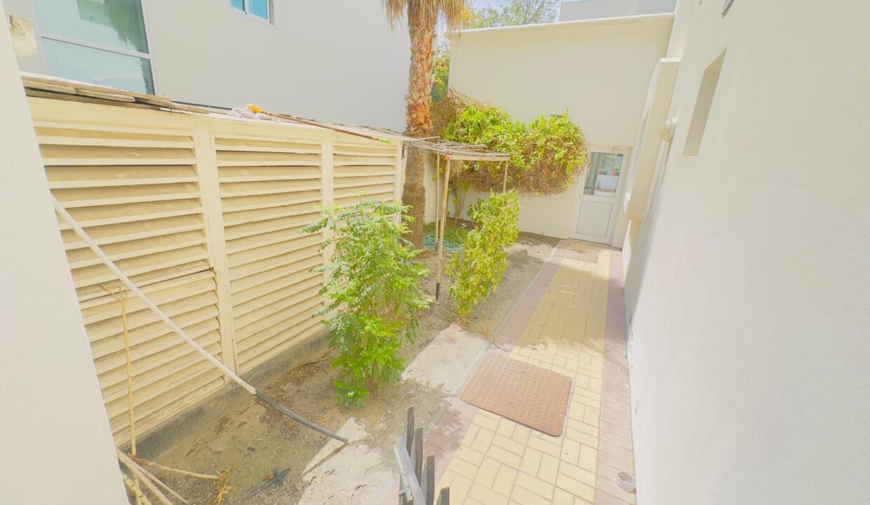 WhatsApp Image 2025-04-08 at 10.51.27 (7)