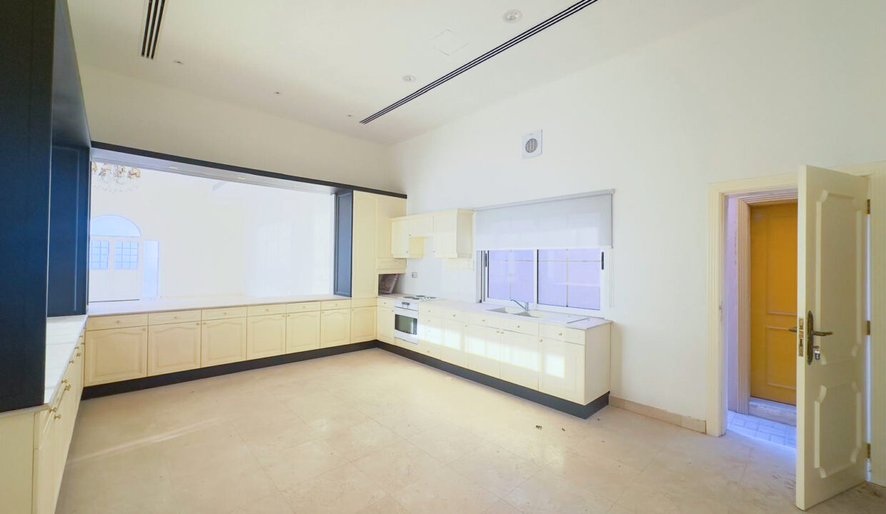 WhatsApp Image 2025-04-09 at 11.00.00 (4)