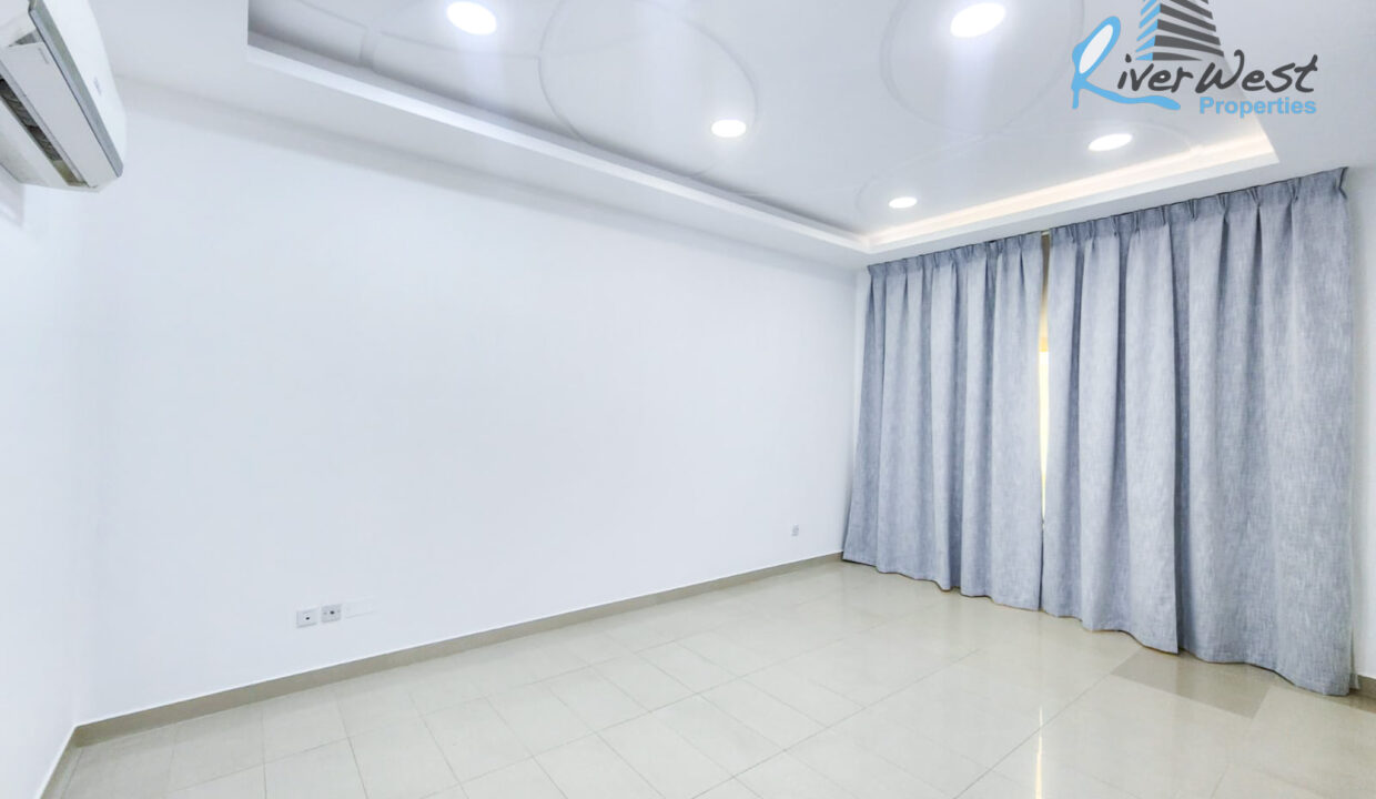 WhatsApp Image 2025-06-11 at 15.47.50 (1)