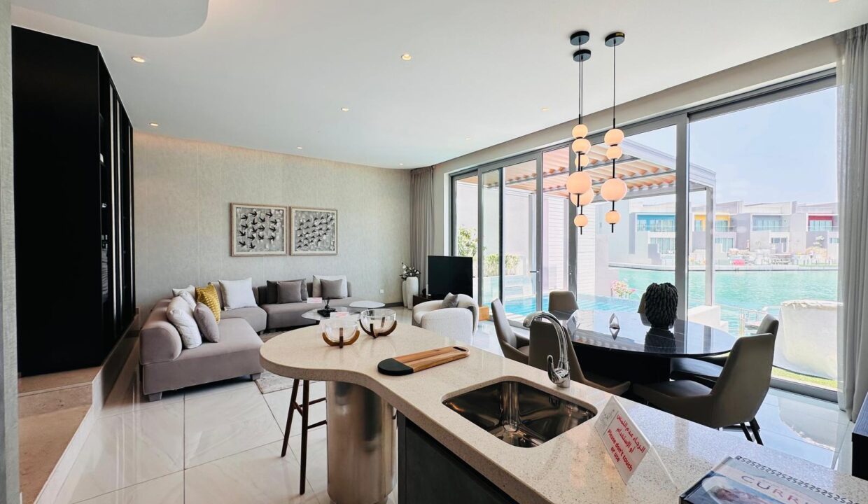 WhatsApp Image 2025-08-06 at 12.45.49 (4)