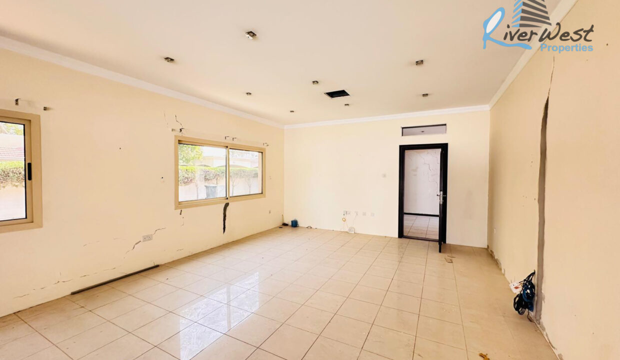 WhatsApp Image 2025-08-14 at 14.50.46 (5)