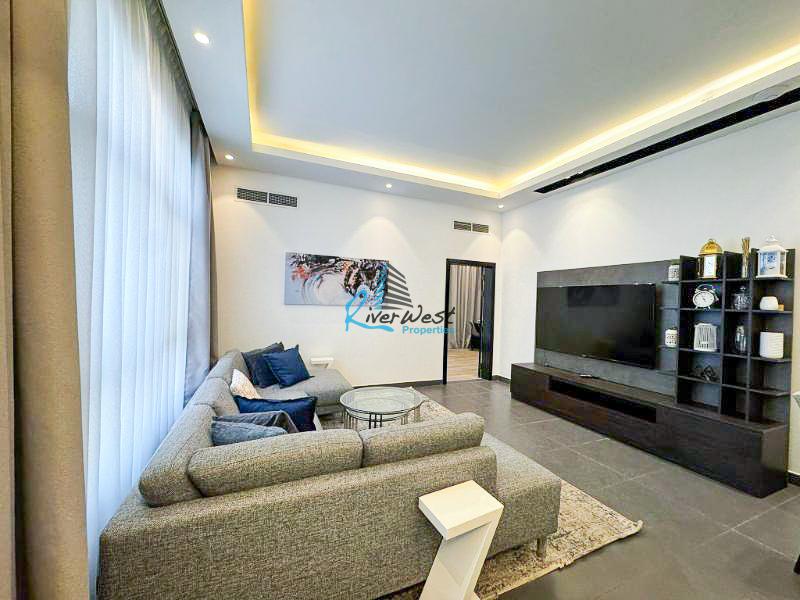 WhatsApp Image 2025-08-18 at 15.43.50 (1)