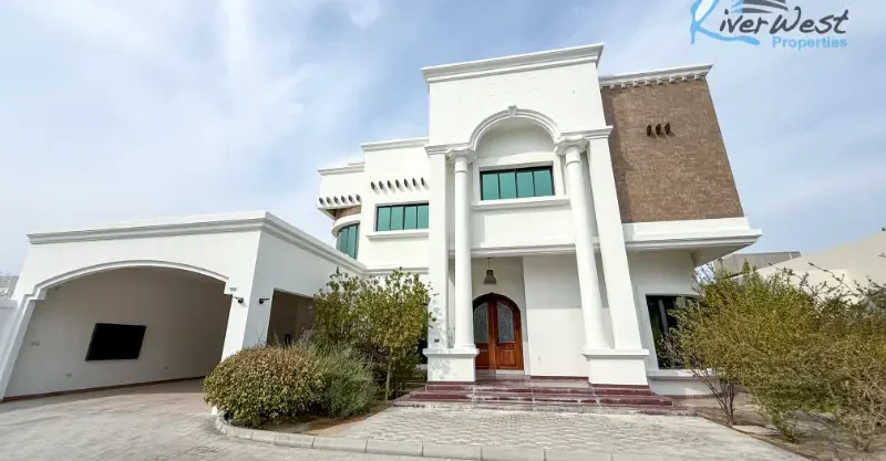 Luxury private villa for rent in Saar with private pool and garden