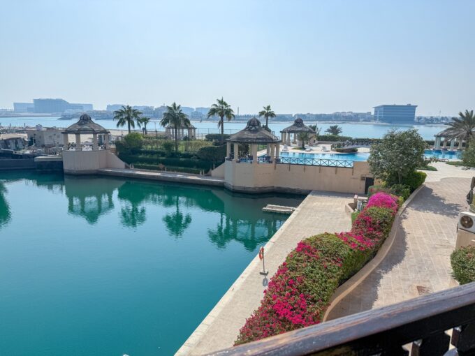 Sea view 2 bedroom apartment in Amwaj interior and balcony view