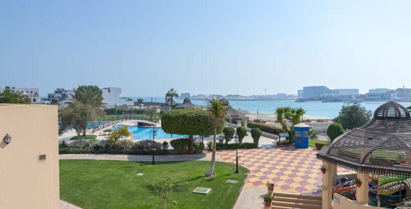 Sea view 2 bedroom apartment in Amwaj interior and balcony view