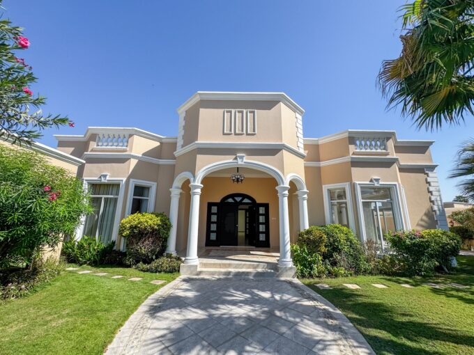 4 bedroom villa in Saar exterior garden area