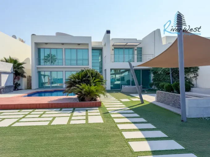 Fully furnished luxury 4 bedroom villa in Durrat Al Bahrain with private swimming pool and direct access jetty
