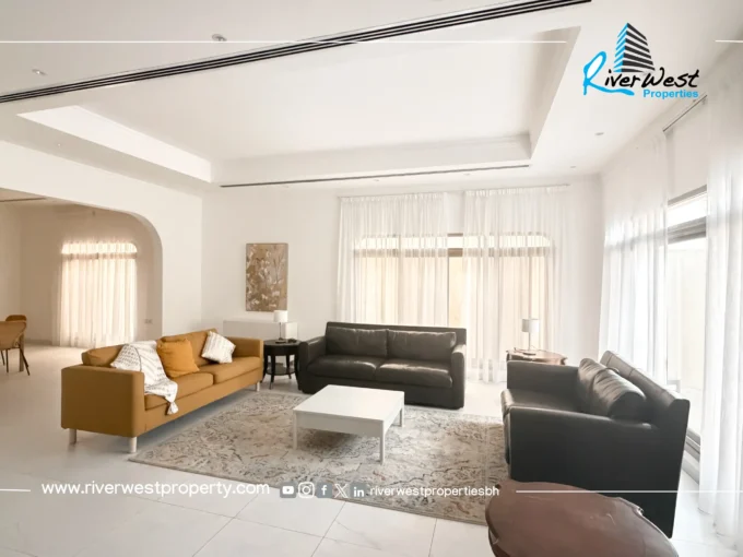 luxury 4 bedroom villa Saar