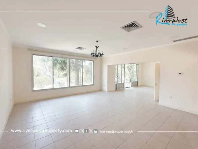 3 Bedroom Compound Villa in Saar