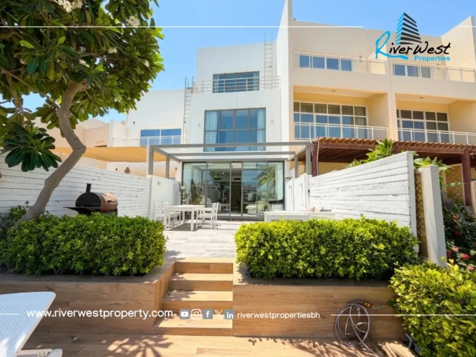 Beachfront Apartment for Sale in Amwaj Islands