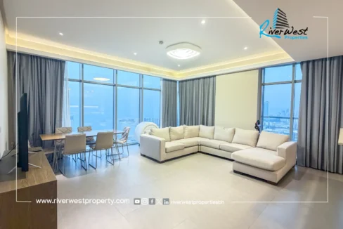 2 Bedroom Sea View Apartment in Grand Tower
