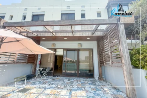 3 Bedroom Beachfront Villa for Rent in Amwaj