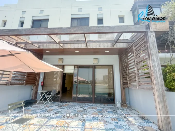3 Bedroom Beachfront Villa for Rent in Amwaj