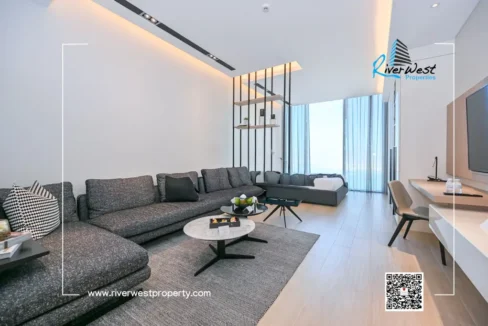 Pool-view studio for rent